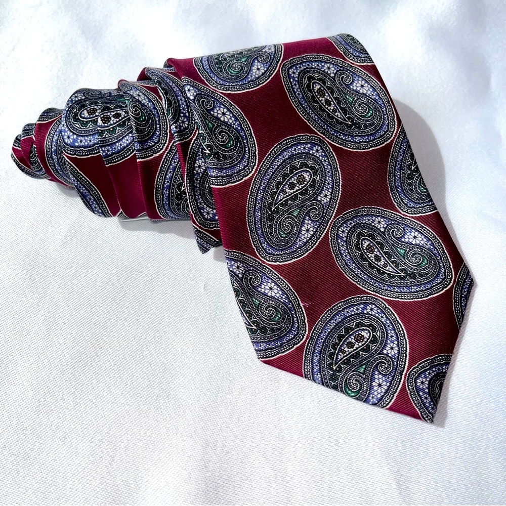 JP Tilford Tie Mens Red Burgundy Black Paisley Print Neck Tie Necktie 100% Silk